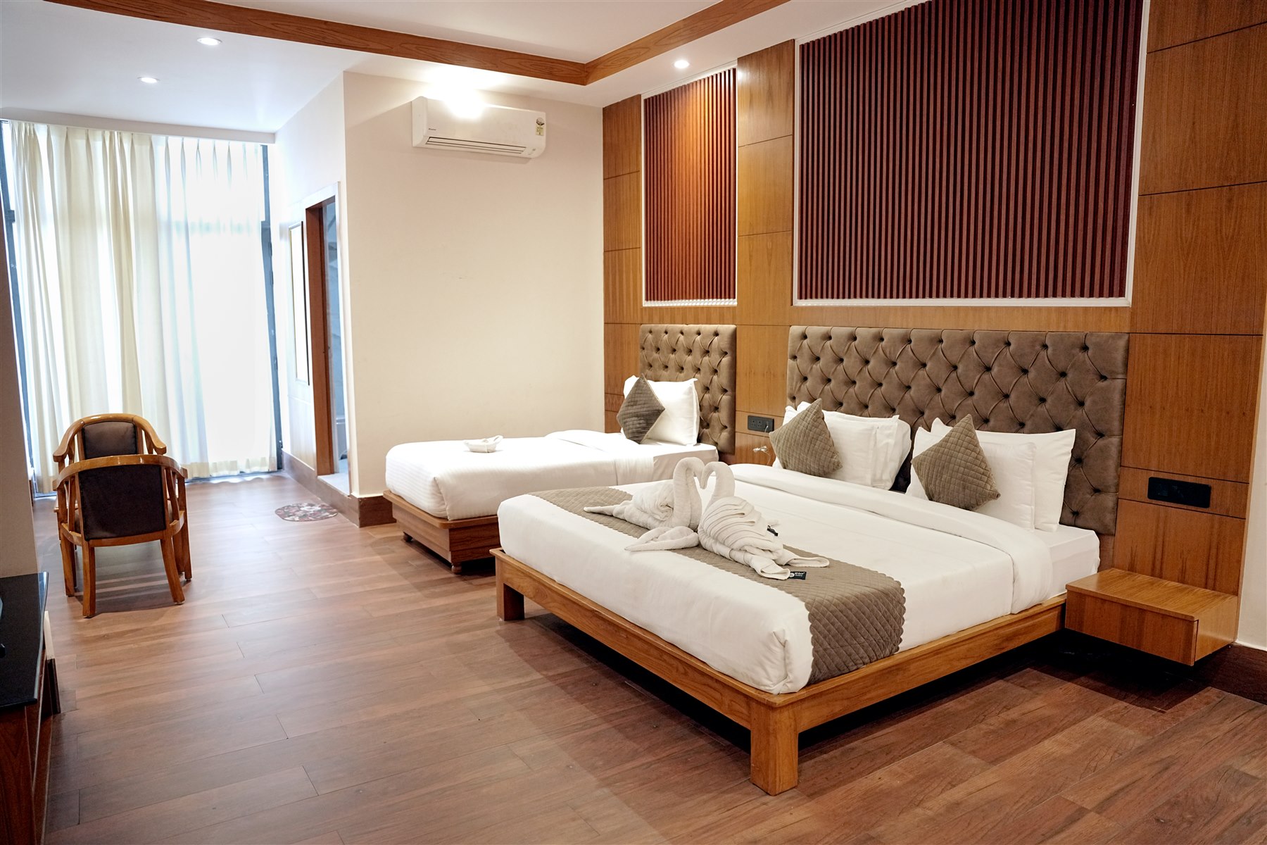 Hotel Chhaya suite room